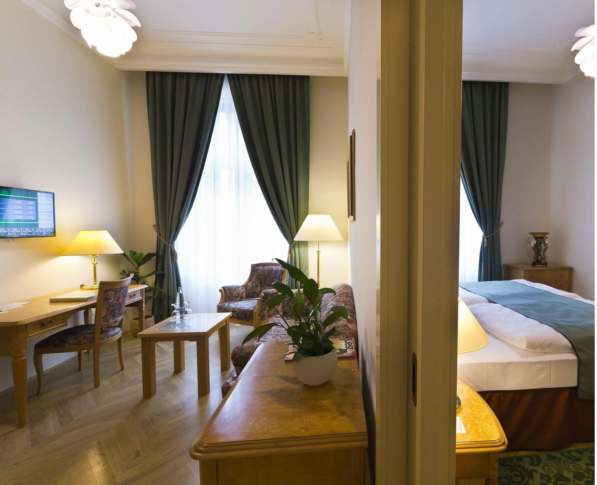 Grandhotel Ambassador Narodni Dum Карлові Вари Екстер'єр фото